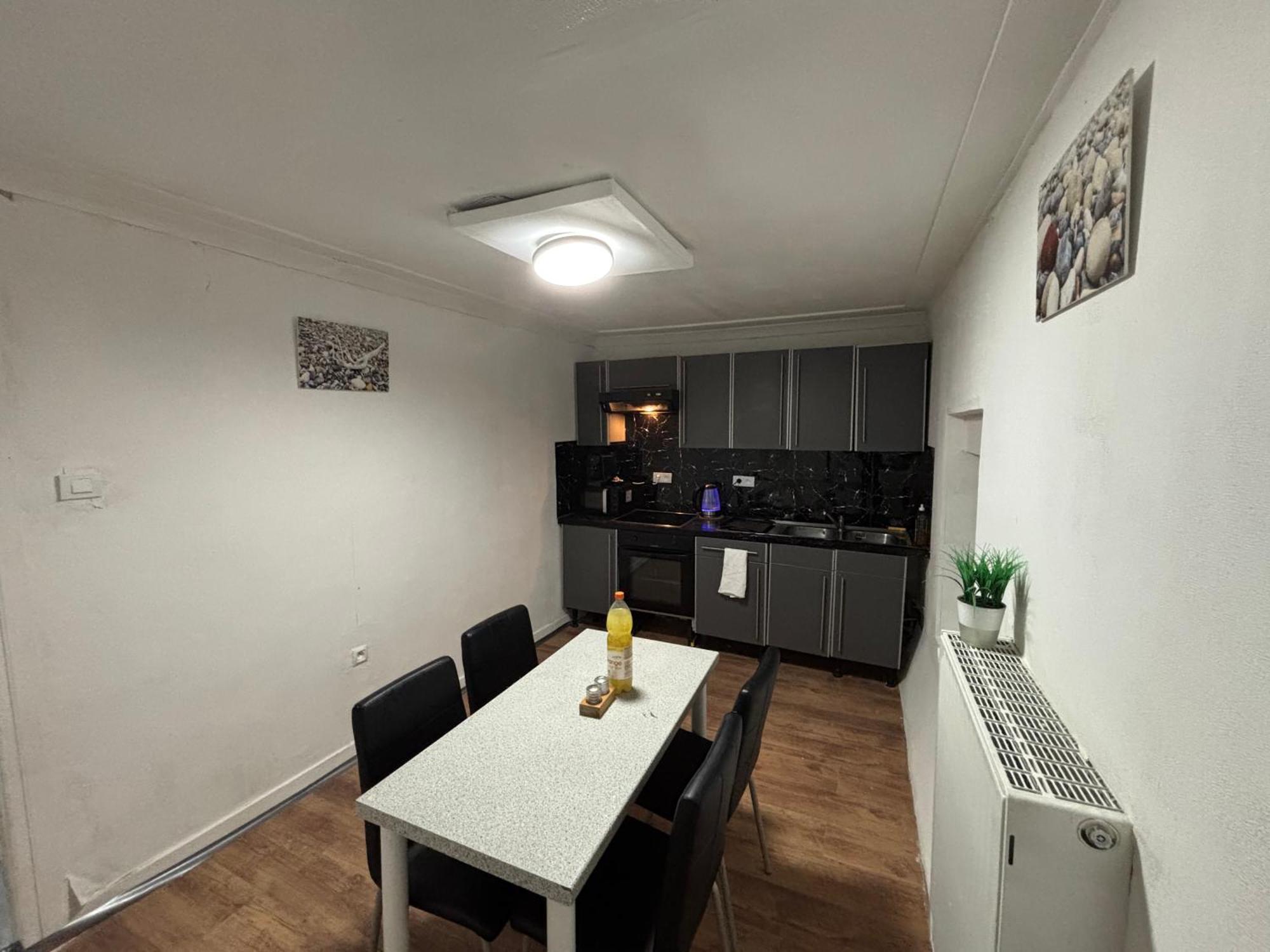 Cozy&Calm Room With Ensuite Heers Екстериор снимка